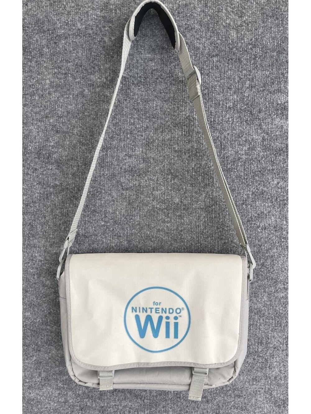 Nintendo Wii dreamGEAR Carrying Case Convertible Backpack Shoulder Bag Gray